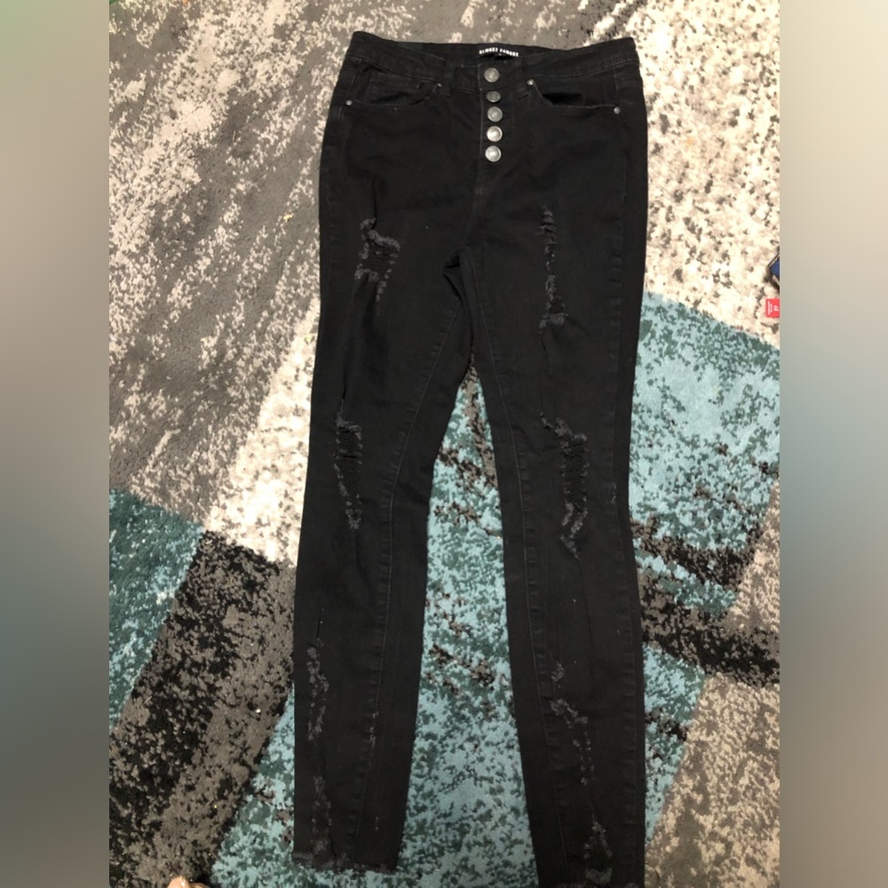 Cute distressed black jeans